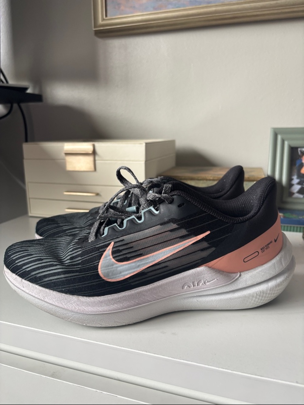 Nike Women's Black and Gray Athletic Shoes - Picture 2 of 4